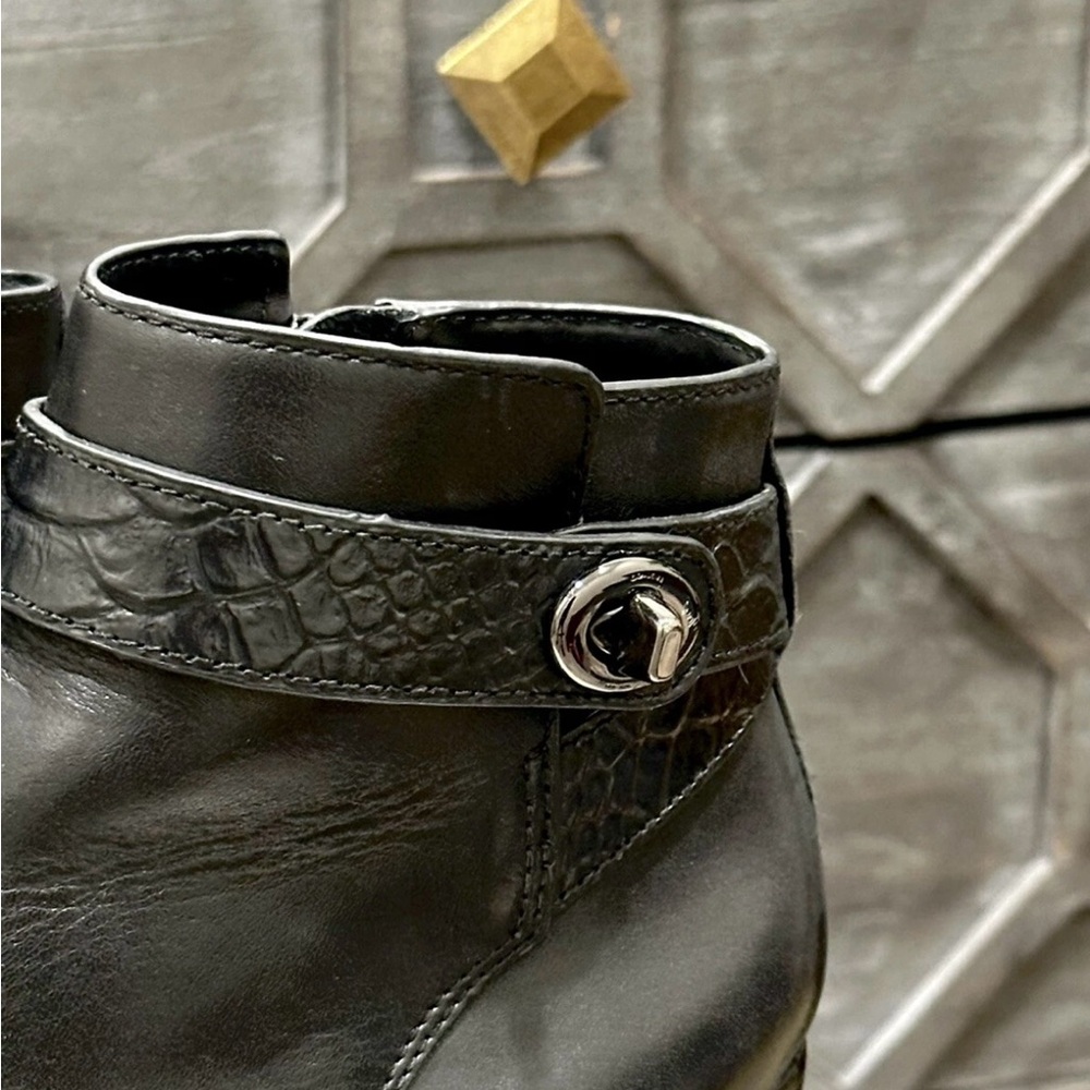 COACH Elegant Black Buckle Ankle Boots Size 6 - Picture 5 of 7
